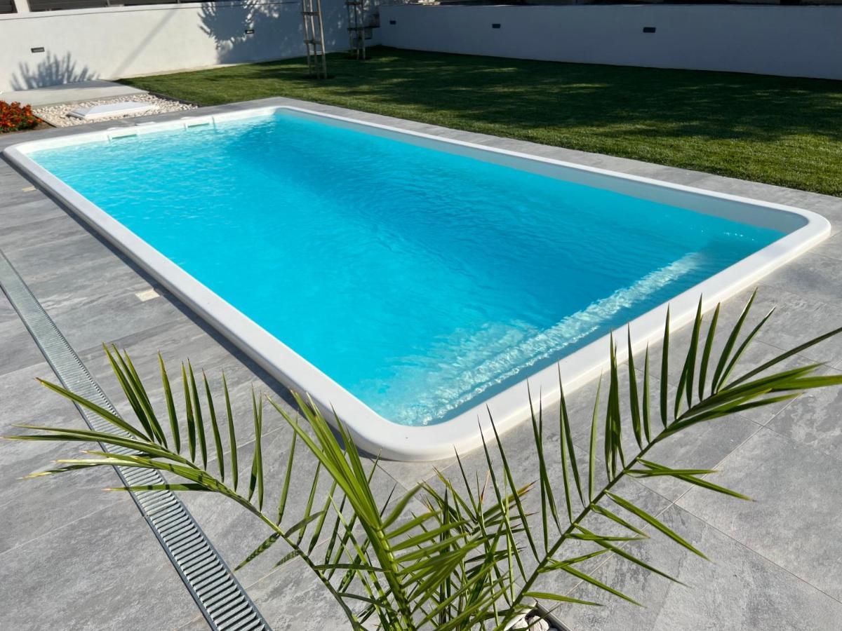 Tony's House With Private Pool, Garden And Parking