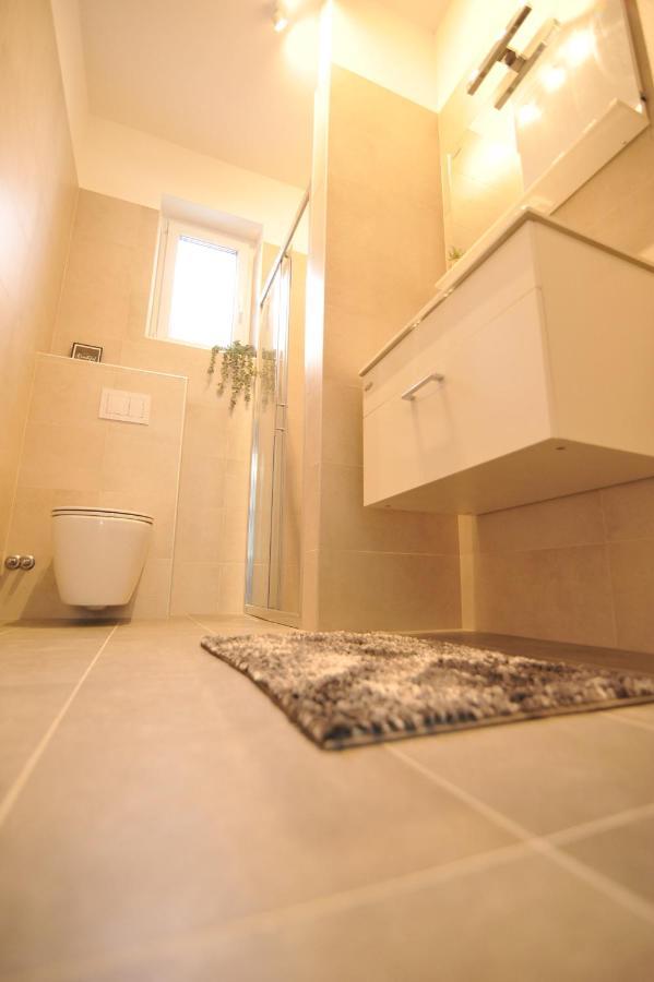 Tony's House With Private Pool, Garden And Parking Vila